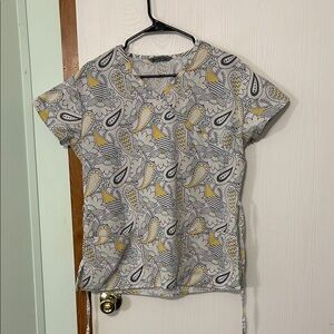 Wear For Care Paisley Print Women's Scrub Top - Gray and Yellow Size Small